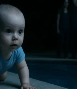 Atividade Paranormal 2 Tod Williams família pool bebê