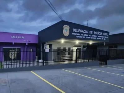 Jovem de 23 anos é morto a tiros ao abrir portão em Costa Rica